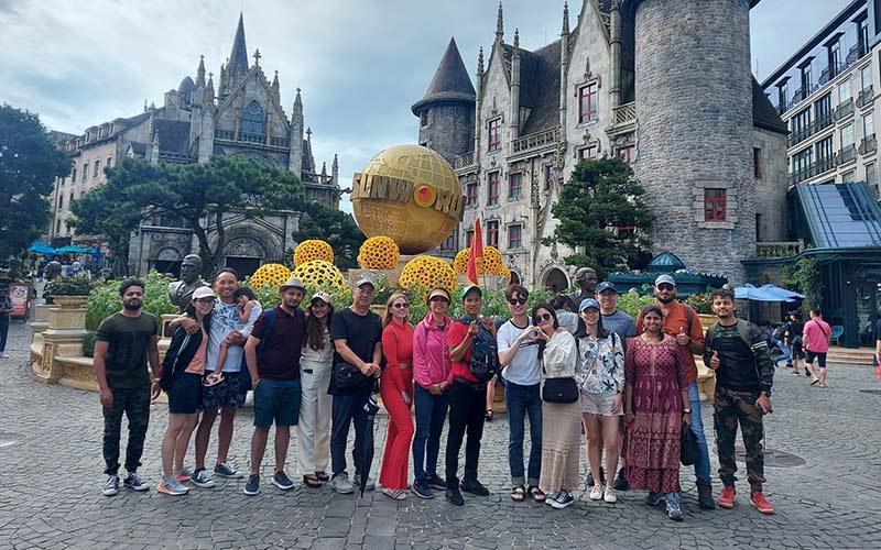 Golden Bridge and Ba Na Hills Daily Ingroup Tour Standard With Buffet ba na hills tour