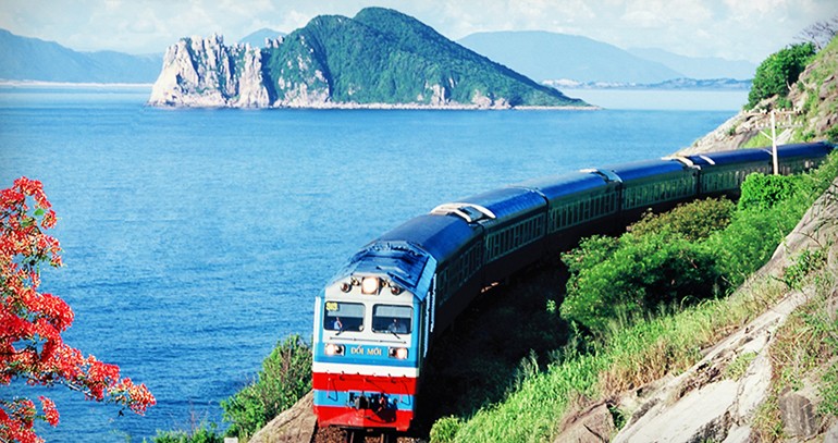 How to get from Nha Trang to Hoi An