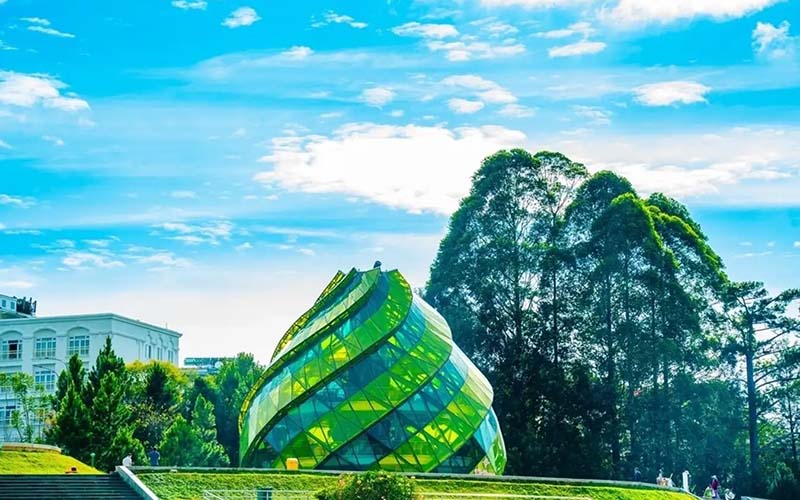 How to travel to Vietnam from india